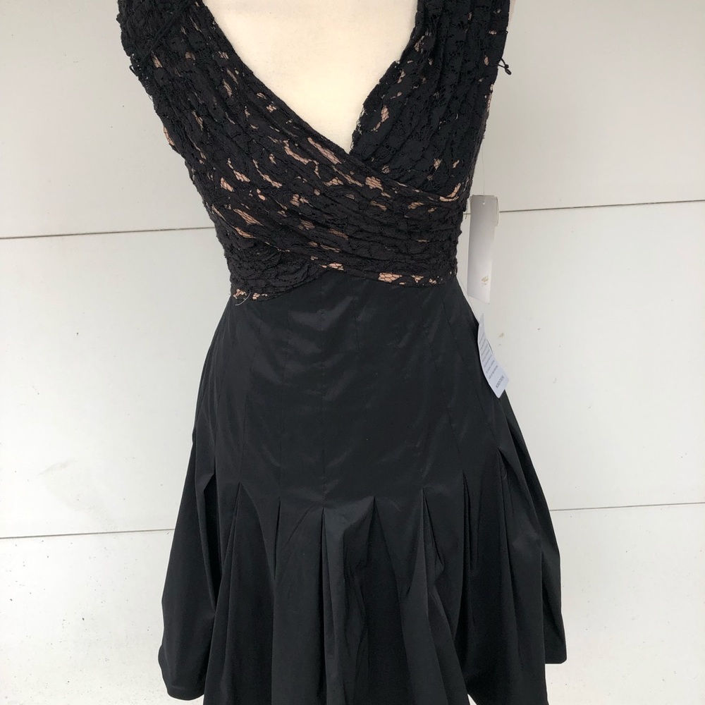 NEW Adrianna Papell Petite  Dress Sz 4